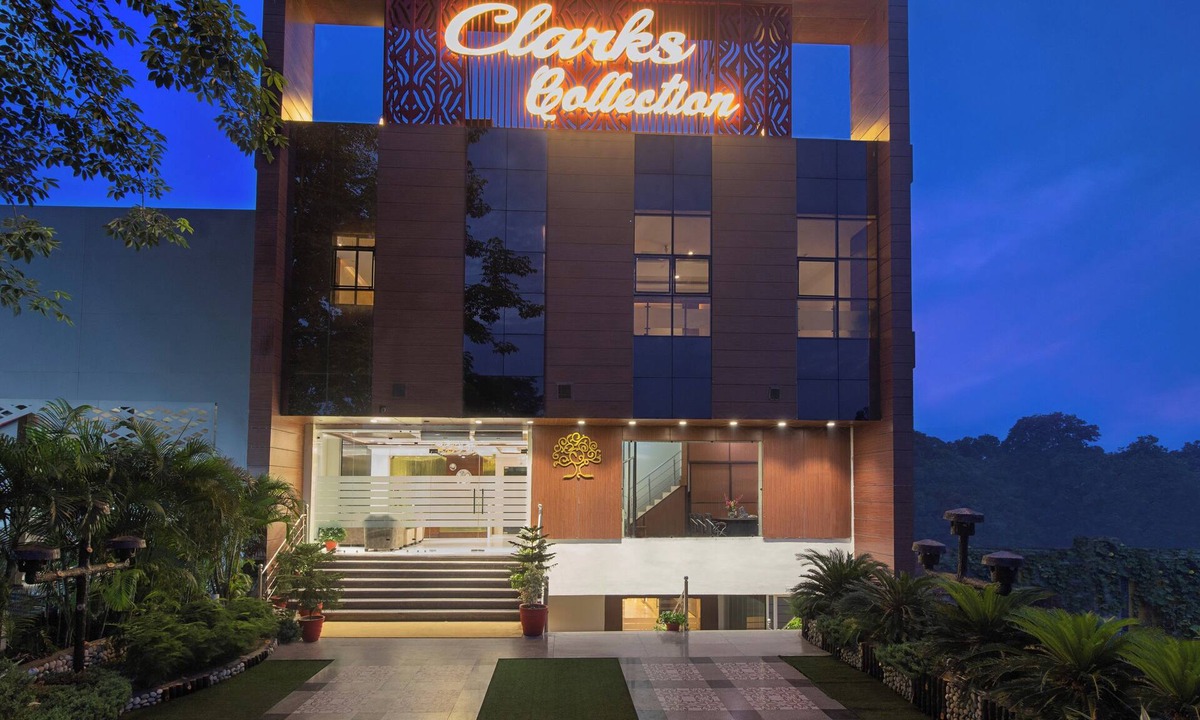 Bareilly Hotel | Clarks Collection Maanya