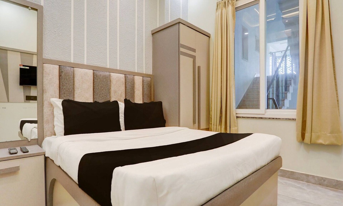 Faizabad House | Classic Hotel Gaurav Inn