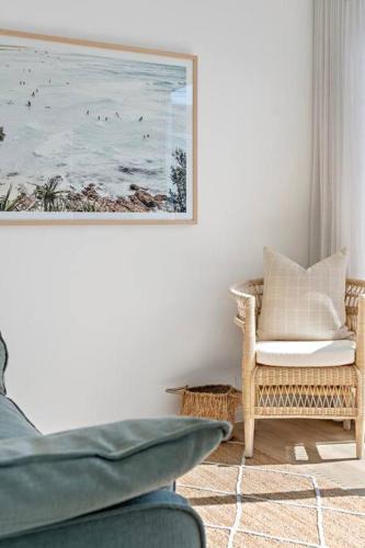Corrimal House | Coastal retreat near shops & beach