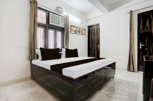 Rohini Hotel | Collection O Sector 7 Rohini Formerly Giriraj Residency