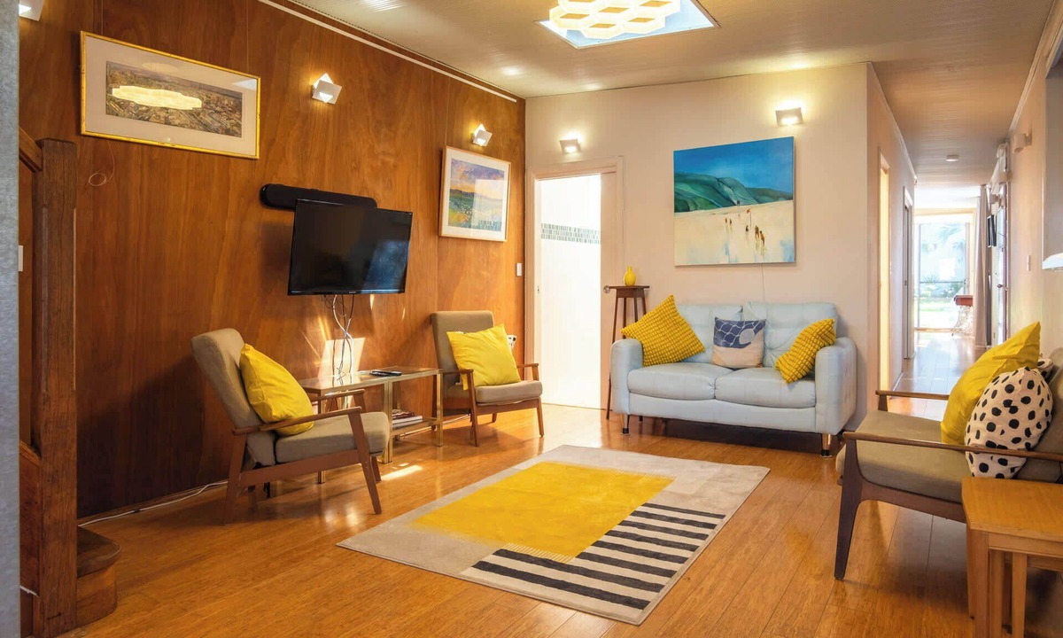 Erskineville House | Colorful 3BR Terrace w/Courtyard, Erskineville.
