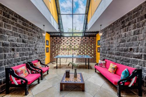 Paud House | CosmicStays Raanjai By the River -Vintage Homestay