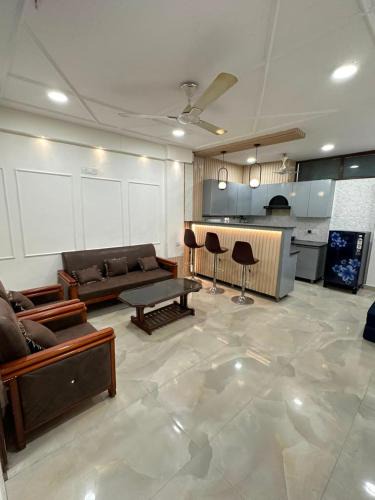 East of Kailash Apartment | Cozy Independent 2BHK Flat- Jatinder's Residency