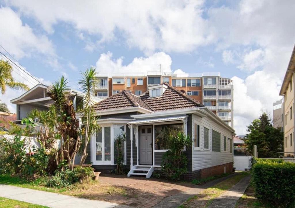 Wollongong House | Cozy Loft Beach House