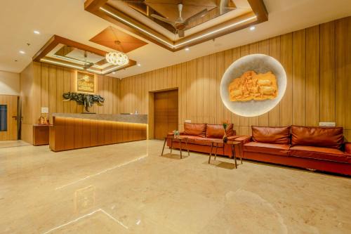 Dwarka Hotel | Daksh The Grand Goverdhan