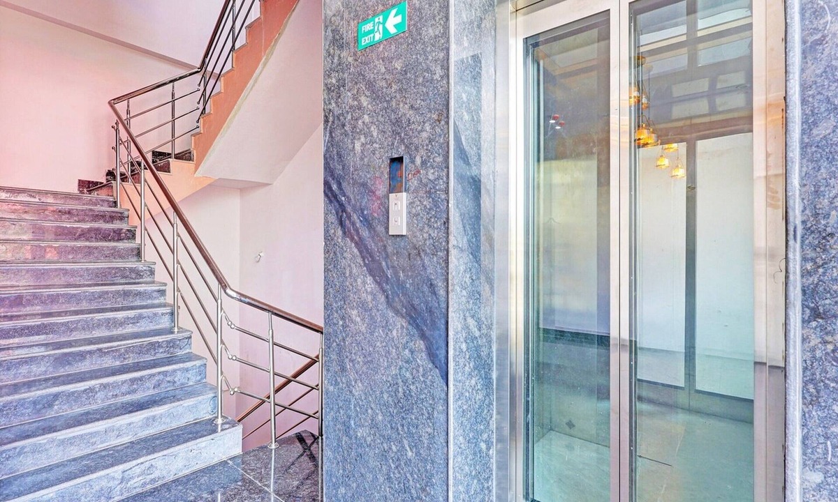 Vijayawada House | Deluxe Hotel Sri Vihaan Premium Rooms