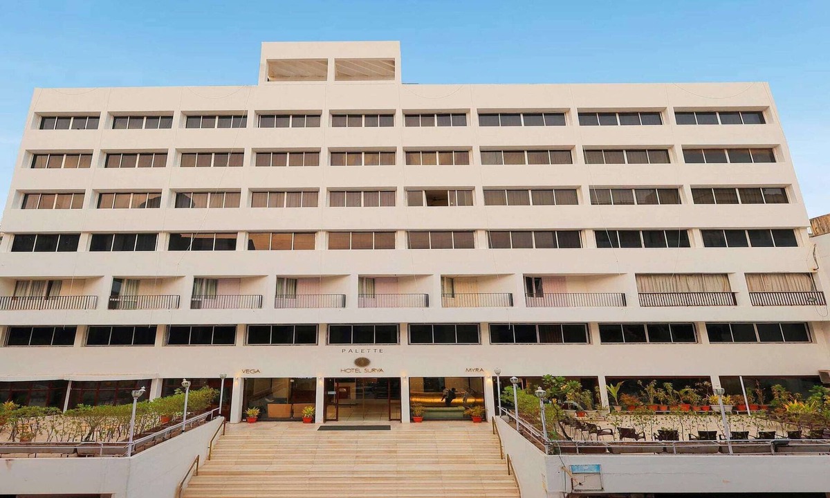 Sayajiganj Hotel | Deluxe room at Palette Hotel Surya Vadodara