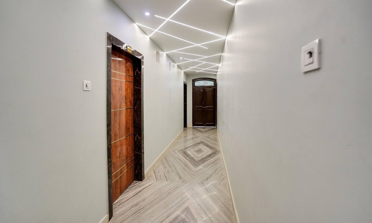 Allahabad House | Deluxe Royal Stay Inn