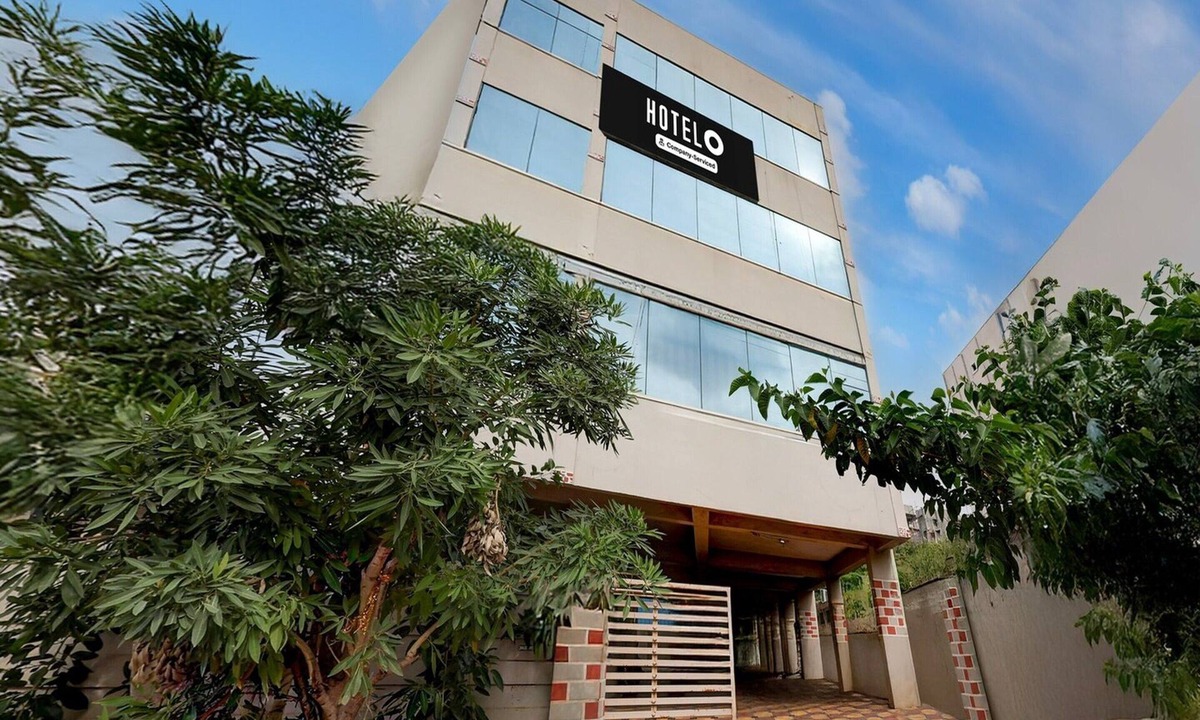 Benz Circle House | Deluxe Smart Stays