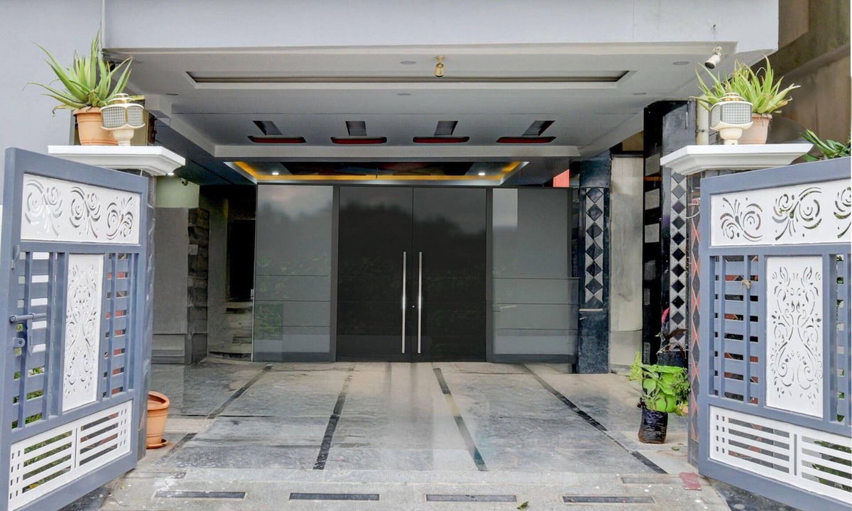 Manikonda House | Deluxe sri Balaji Luxary Rooms