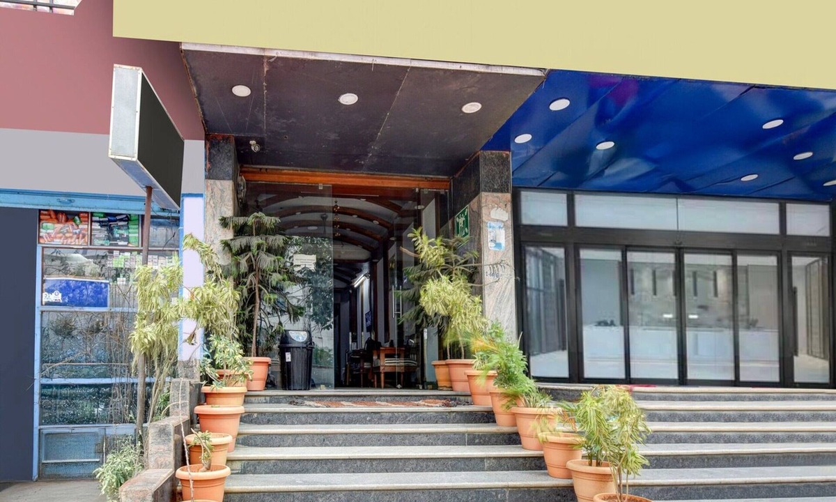Gachibowli House | Deluxe With Twin Bed Delight Inn Gachibowli