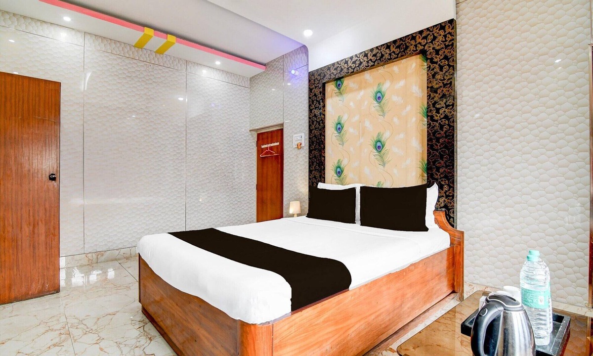 Shrirampur House | DeluxeRUPASHI RESTAURANT AND GUEST HOUSE