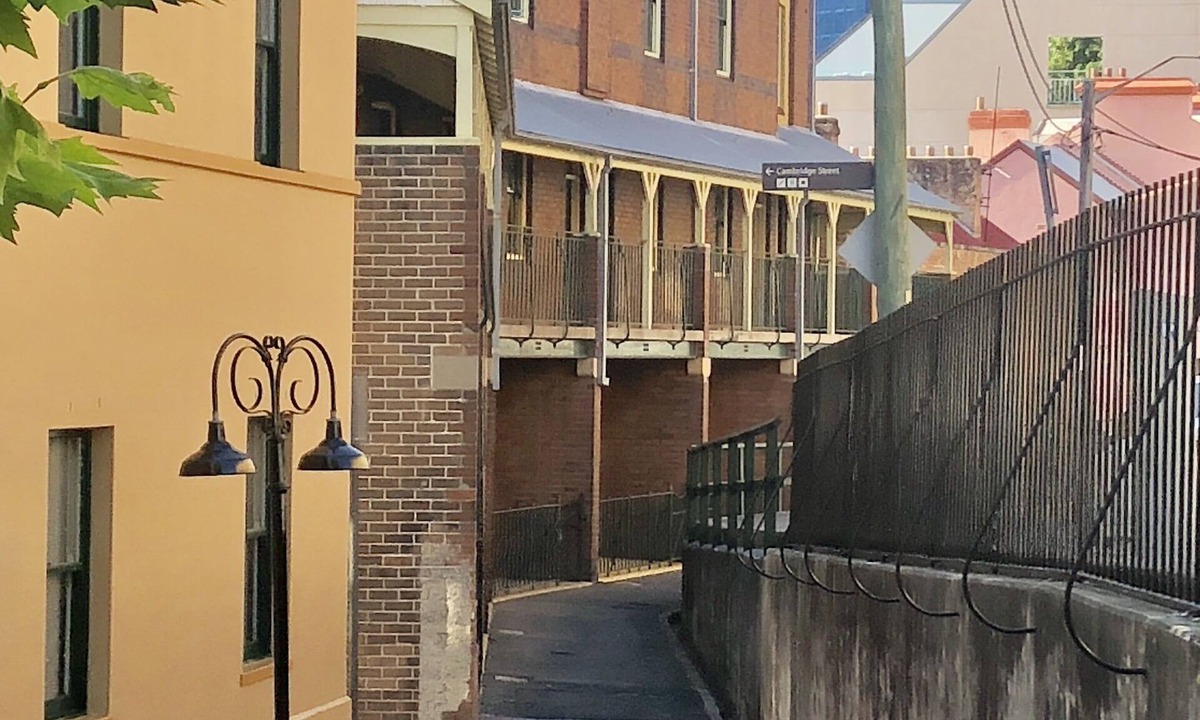Dawes Point Apartment | Divine Workers Cottage - a perfect retreat in the heart of The Rocks.