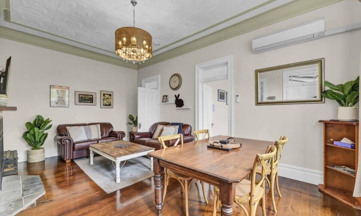 Orange East Apartment | Edwina Suite II. Dual Ensuites. Orange CBD.