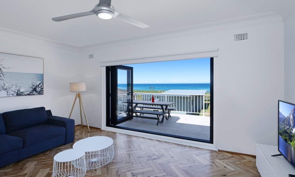 Avoca Beach Apartment | Elanora 3 - Beachfront Unit with Views!