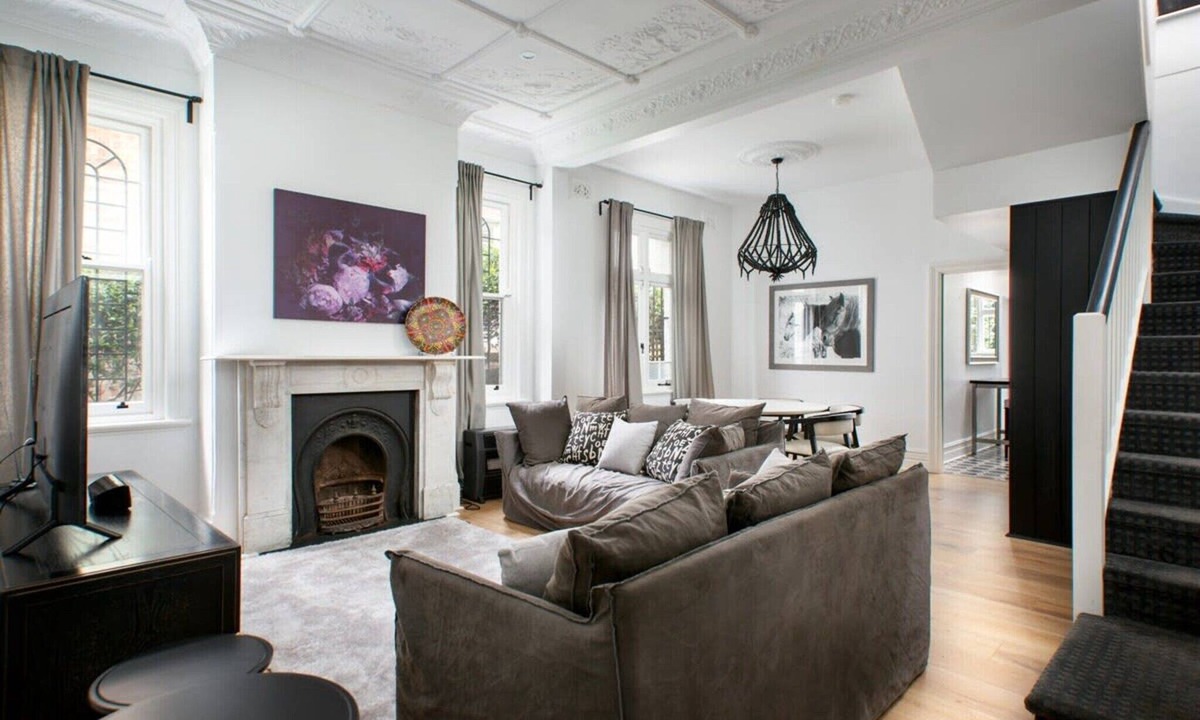 Woolwich Apartment | Elegant 3-Bed Heritage House with Swimming Pool
