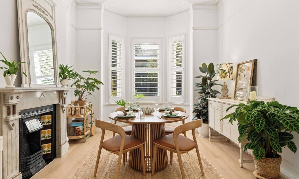 Glebe House | Elegant Victorian Oasis in Exclusive Glebe Estate