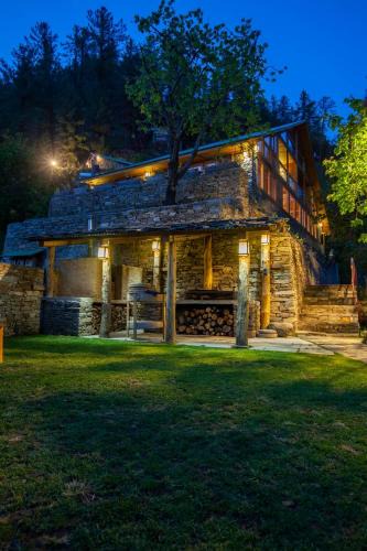 Kumharsain Villa | ELIVAAS Signature 1 BHK Premium Cottage with Sauna - Everly