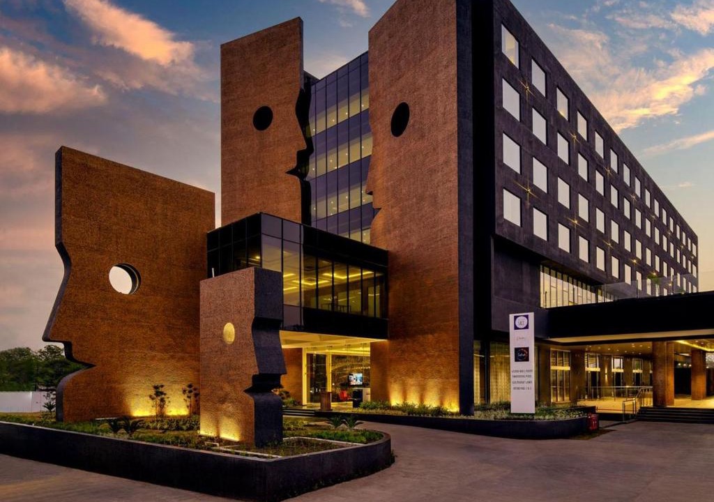 Indore Hotel | Essentia Luxury Hotel Indore