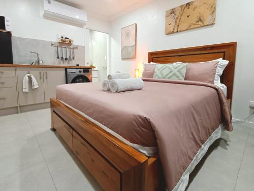 Holmview Apartment | Executive Studio - Private Parking