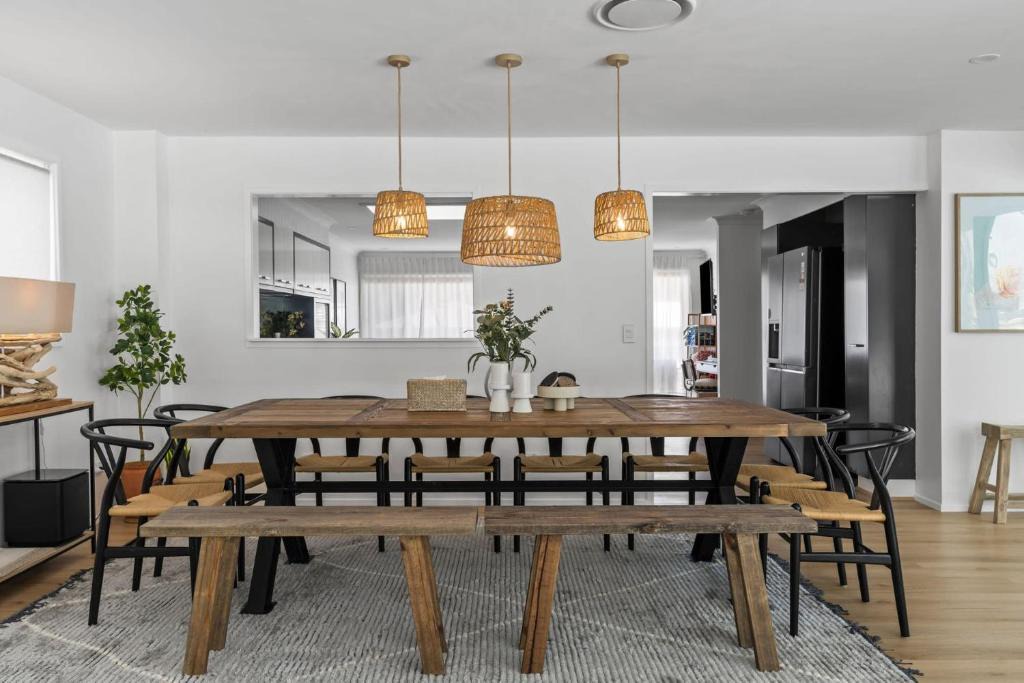 Forresters Beach House | Exquisite Beachside Luxury Resort Style Pool