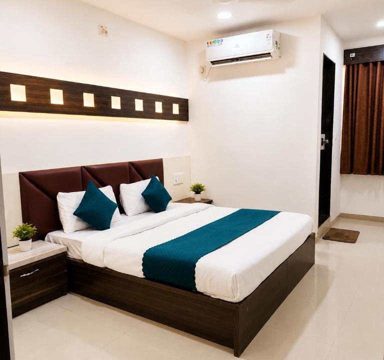Ahmedabad Hotel | FabHotel AGM