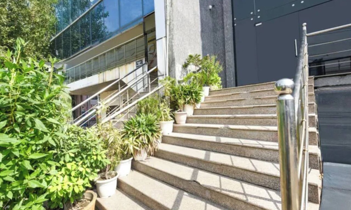 Sahibabad Hotel | Fabhotel Black Stone Palace