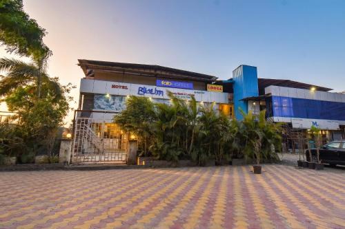Wagholi Hotel | FabHotel Blue Inn I