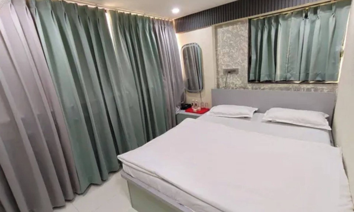 Nashik Hotel | Fabhotel Family Katta Nx