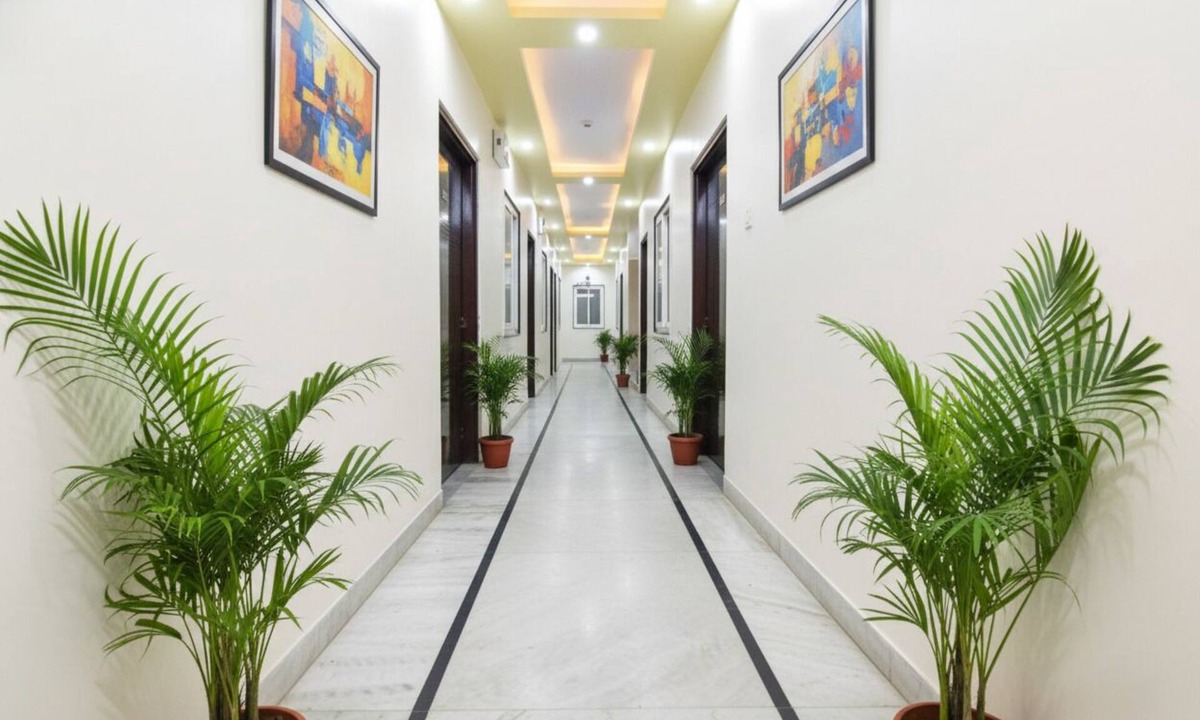 Mansarovar Hotel | FabHotel Golden Leaf Mansarover