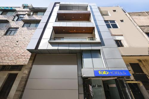 Lajpat Nagar Hotel | FabHotel Just Inn - Nr Lajpat Nagar Market