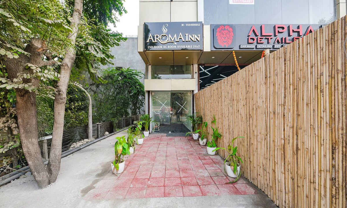 Faridabad Hotel | FabHotel Kavya Inn