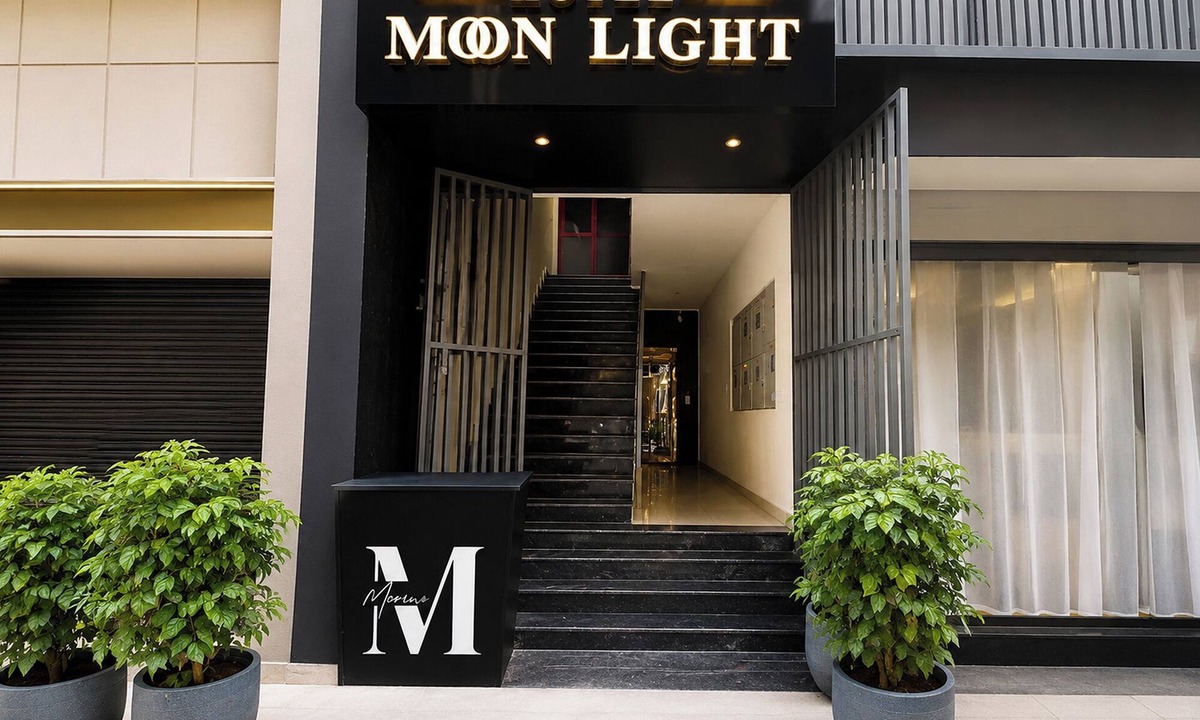 Pashim Vihar Hotel | Fabhotel Moonlight