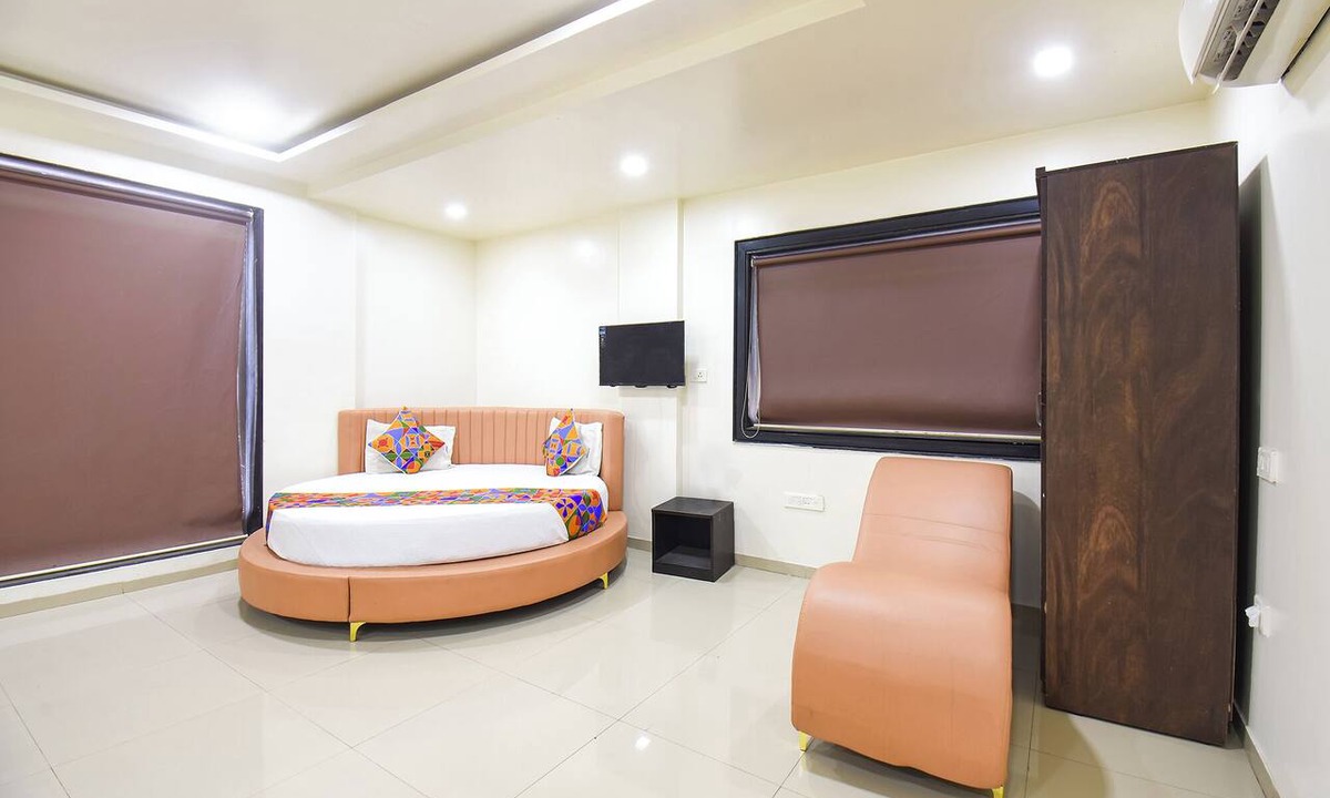 Hadapsar Hotel | Fabhotel Nirvana