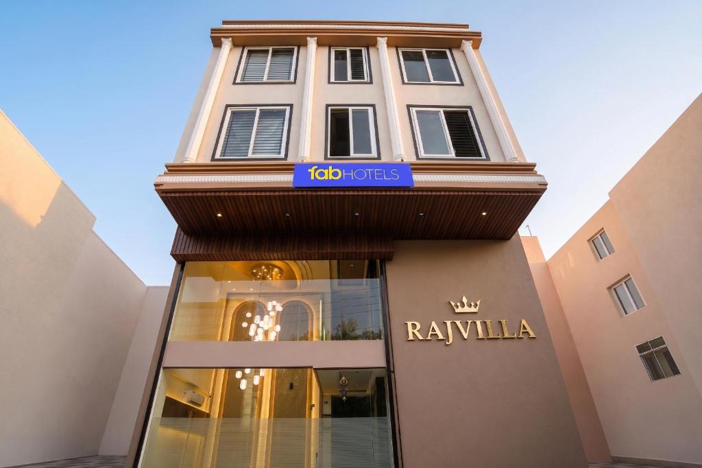 Indore Hotel | FabHotel Raj Villa I, Vijay Nagar