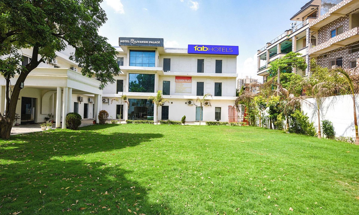 Gurugram Hotel | Fabhotel Rajvanshi Palace