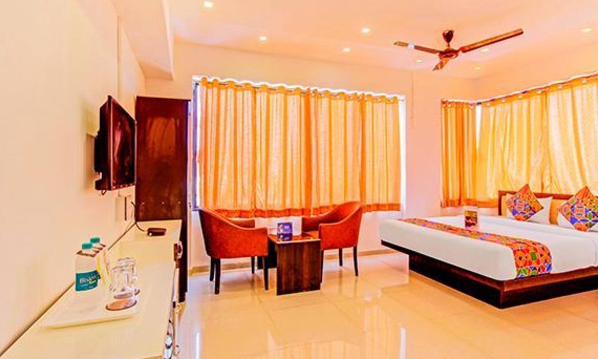 Mahalunge Ingale Hotel | Fabhotel Renuka Executive