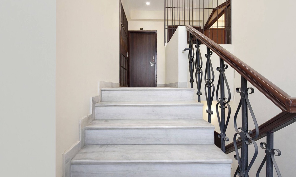 Vaishali Nagar Hotel | Fabhotel Royal Palace I