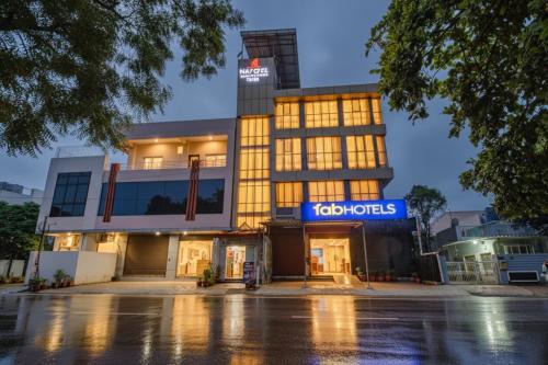 Bhopal Hotel | FabHotel Saket Inn