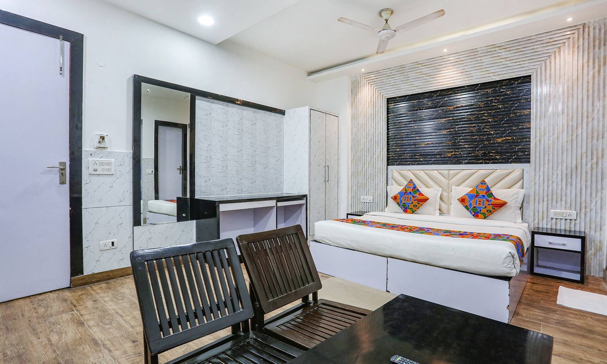 Karol Bagh Hotel | Fabhotel Spb 87