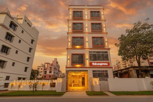 New Town Hotel | FabHotel Step Inn