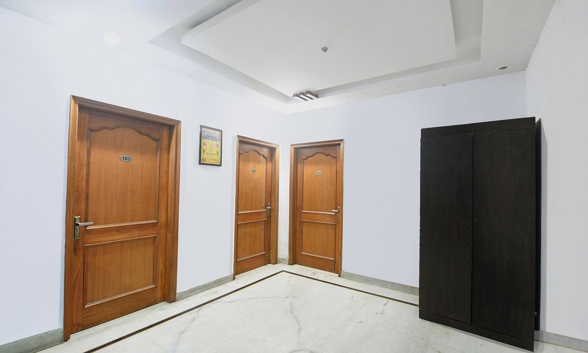 DLF City Hotel | Fabhotel The Paradise