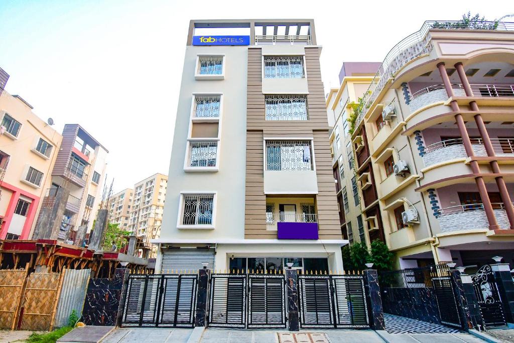 New Town Hotel | FabHotel Trishiv - Newtown Kolkata