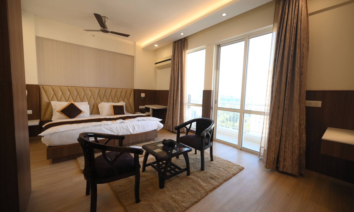 Gomti Nagar Hotel | Fairvacanze Inns & Suites Lucknow