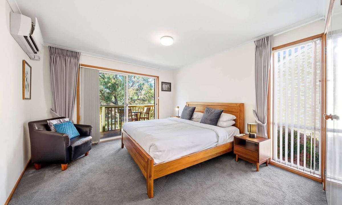 Belconnen House | Family Friendly 3-Bed Home with Outdoor Area