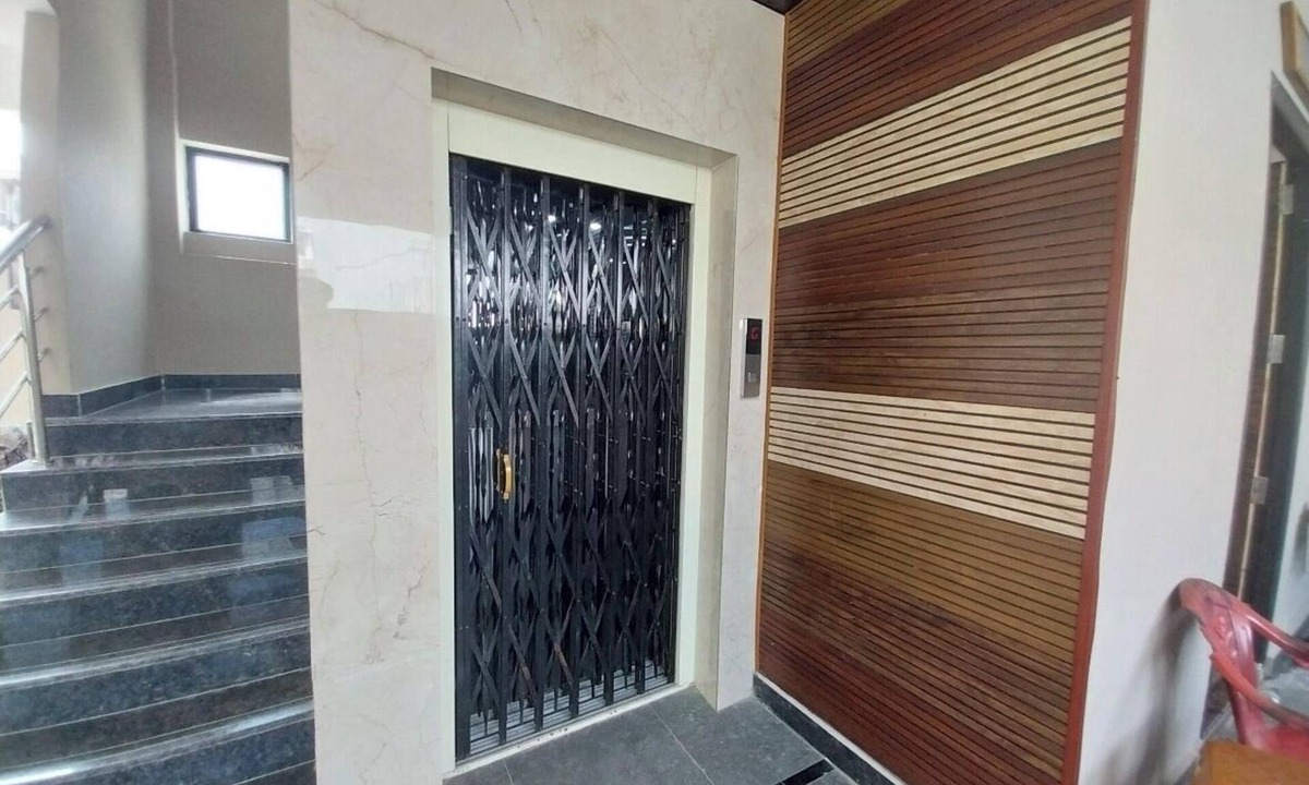 Hyderabad House | Fantastic 4-bedroom building with AC in Hyderabad specious living and dining