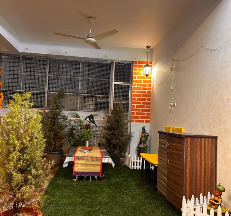 Agara House | Feel at Grand Hotel ! Cozy Rustic Wood Panelled Pvt Room with Free Parking