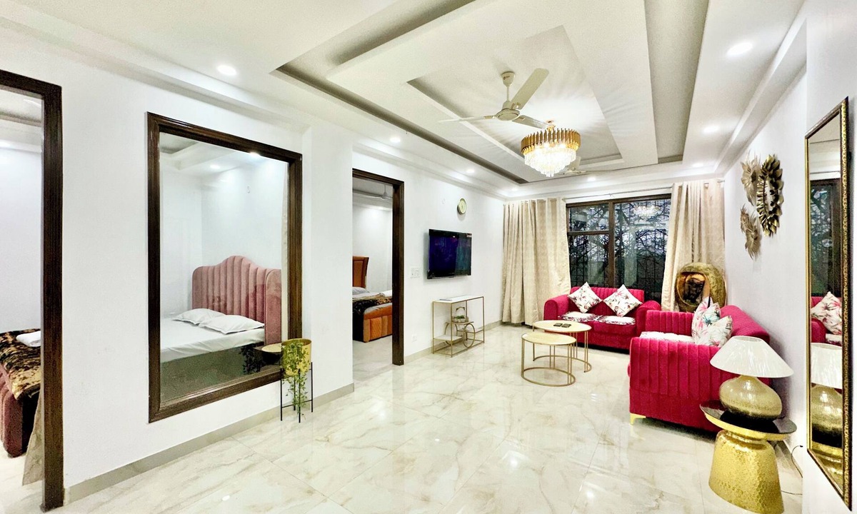 Vasant Kunj Apartment | Forest Vistas: Luxury Vasant Kunj Gem 2