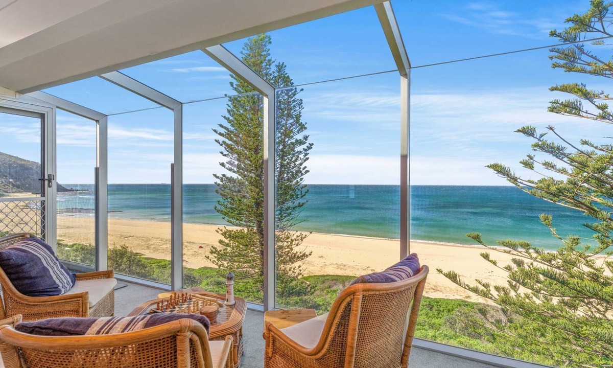 Forresters Beach Apartment | Forresters Dunes - Upstairs