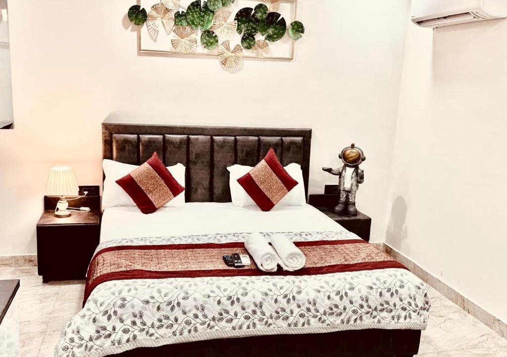Saket Apartment | Fortune Home Service Apartment Studio, J-267 Saket